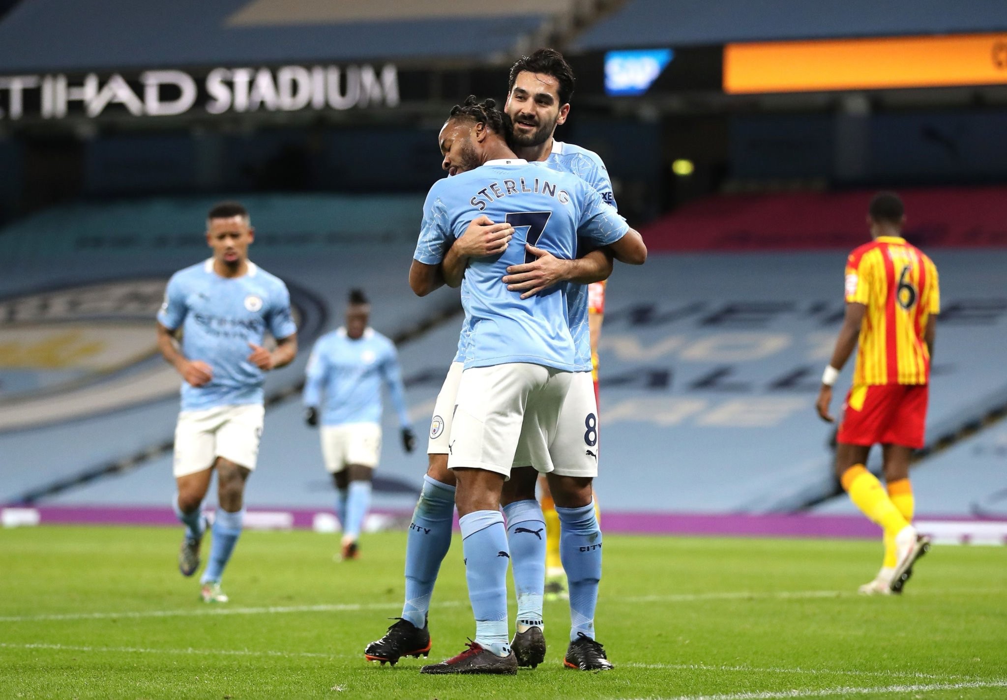 通过加大青 通过加大青